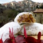 Καρυδένιοι κουραμπιέδες