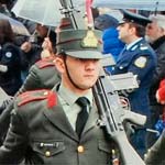 Άδειες ανατροφής τέκνων πατέρων στρατιωτικών, των οποίων η σύζυγος δεν εργάζεται