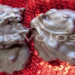 Βραχάκια μαύρης σοκολάτας – Ξετρελαίνουν μικρούς και μεγάλους Βραχάκια μαύρης σοκολάτας