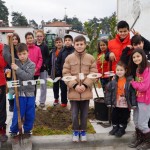 Πλατύ: Δενδροφύτευση -Γέμισαν με δαφνοκέρασα το Πλατύ.