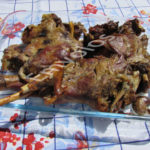 Cooking recipes: Small goat from the island honeyed “in the vines”