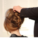 Έχετε πιτυρίδα; Μπορεί να φταίει η ανισορροπία των βακτηρίων στο κεφάλι σας