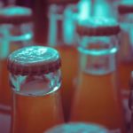 Ανθυγιεινά και υπεύθυνα για την παχυσαρκία είναι σχεδόν όλα τα τρόφιμα και ποτά που διαφημίζονται από διάσημους τραγουδιστές, σύμφωνα με νέα έρευνα