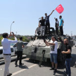 Τουρκία: Συλλήψεις 2.839 στρατιωτικών. Συλλήψεις επίσης στο τουρκικό Νομικό Συμβούλιο του Κράτους και στο Ανώτατο Συμβούλιο Δικαστών και Εισαγγελέων