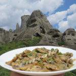 Μανιτάρια κρασάτα με σκορδάκι και αρωματικά Μανιτάρια κρασάτα με σκορδάκι και αρωματικά