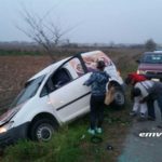 Αλεξάνδρεια: Εκτροπή ΙΧ επαγγελματικού αυτοκινήτου εξαιτίας σκύλου στο οδόστρωμα