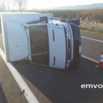 Πριν λίγο – Τροχαίο ατύχημα στην Εγνατία οδό πριν το Κλειδί – Ανατροπή φορτηγού με τραυματισμό