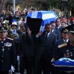 Παρουσία της πολιτειακής, πολιτικής και στρατιωτικής ηγεσίας η εξόδιος ακολουθία του τ. Προέδρου της Δημοκρατίας, Κωστή Στεφανόπουλου