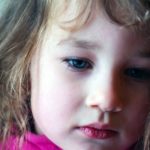 Πώς πρέπει να μιλήσουν εκπαιδευτικοί- γονείς σε ένα νήπιο για τον θάνατο και το πένθος