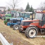 Τώρα: Άρχισαν να μαζεύονται τα τρακτέρ στον Κόμβο Νησελίου!! – (Βίντεο-δηλώσεις)