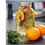 Φτιάξε φυσικό αρωματικό σπιτιού με βότανα και μπαχαρικά! – Γράφει η Μαρία Αλιμπέρτη – Κατσάνη