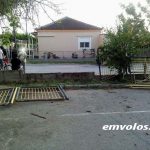 Μελίκη : Τρακτέρ εισέβαλε στην αυλή του 2ου Δημοτικού Σχολείου Μελίκης.