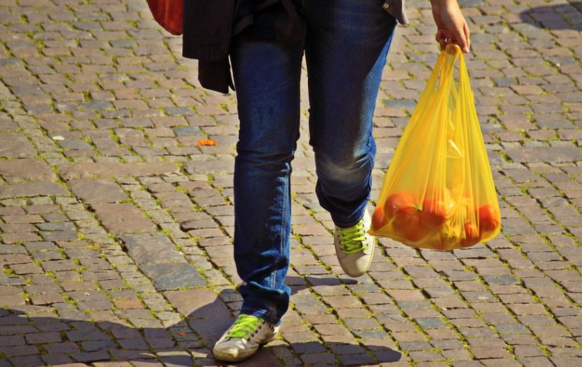 U.S. dollar Grand delusion Assert Ένας στους δέκα καταναλωτές δηλώνει ότι θα συνεχίσει να χρησιμοποιεί  πλαστική σακούλα μετά την επιβολή τέλους στη χρήση, σύμφωνα με το ΙΕΛΚΑ -  Έμβολος