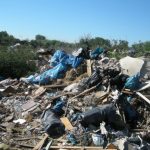 ΕΙΔΙΚΟ ΘΕΜΑ: Πάνω από 100 γήπεδα ποδοσφαίρου θα γέμιζαν τα μπάζα που έχουν αποτεθεί παράνομα στη Β. Ελλάδα από το 2001