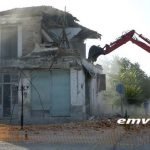 Πλατύ: Κατεδαφίστηκε σήμερα η κατά μία έννοια ιστορική οικία Κυριάκου Αϊβαθιάδη στο κέντρο του Πλατέος – βίντεο