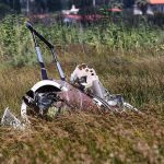 Δυο νεκροί από πτώση ψεκαστικού ελικοπτέρου στον Σχινιά – Δείτε βίντεο πριν την πτώση και βίντεο στο τόπο πτώσης