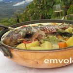 Σκάρος φουρνιστός με λαχανικά και μοσχοφίλερo ή πέρκα, βακαλάο και ότι άλλο ψάρι βρείτε Σκάρος φουρνιστός με λαχανικά και μοσχοφίλερo ή πέρκα, βακαλάο και ότι άλλο ψάρι βρείτε