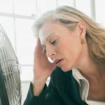 Εξάψεις και έντονη νυχτερινή εφίδρωση ιδιαίτερα σε παχύσαρκους ανθρώπους – Γράφει η Μαρία Αλιμπέρτη – Κατσάνη