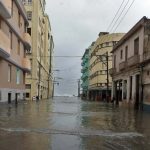 ΗΠΑ: Ο κυκλώνας Ίρμα σαρώνει τις δυτικές ακτές της Φλόριντας. Απαγόρευση κυκλοφορίας επιβλήθηκε στην πόλη Τάμπα