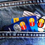 ΕΚΤ: Με κάρτα έγινε πέρυσι το 47% των πληρωμών χωρίς μετρητά στην Ελλάδα