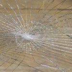 Θεσσαλονίκη: Άνδρας μπήκε σε τράπεζα, προκάλεσε φθορές και κλειδώθηκε στην τουαλέτα