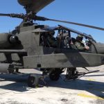 Επίσκεψη στα επιθετικά ελικόπτερα Απάτσι του 2ου Τάγματος της Αεροπορίας Στρατού – Δείτε το βίντεο