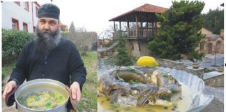 Αχνιστά μπακαλιαράκια καλογερικά - Από τον Πατέρα Πορφύριο της Ιεράς Μονής Αγ. Διονυσίου του «Εν Ολύμπω»