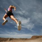 Εσείς τι προτιμάτε Τζόκινγκ σε διάδρομο ή στο δρόμο; – Γράφει η Μαρία Αλιμπέρτη – Κατσάνη