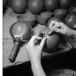 Οι τέσσερις χειροβομβίδες της κυβέρνησης – Γράφει ο Νίκος Γ. Σακελλαρόπουλος