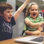 Παιδί: Το δίλλημα του μέσα και του έξω – Γράφει ο Ψυχολόγος-Οικογενειακός Σύμβουλος Γιάννης Ξηντάρας