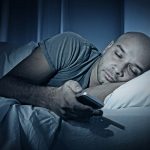 Απενεργοποιούμε τα κινητά κατά τη διάρκεια της νύχτας, και απολαμβάνουμε τον ύπνο μας!