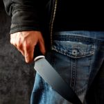 Τραυμάτισε αστυνομικό με μαχαίρι γιατί του έκοψαν κλήση για παράνομη στάθμευση