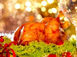 Γαλοπούλα γεμιστή με μήλα και ξηρούς καρπούς