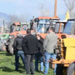 ΕΙΔΗΣΕΙΣ ΣΕ ΒΙΝΤΕΟ: Mπλόκο των αγροτών στον κόμβο Πλατυκάμπου στη Λάρισα