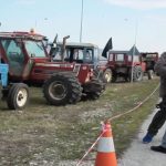 ΕΙΔΗΣΕΙΣ ΣΕ ΒΙΝΤΕΟ: Μπλόκο αγροτών στα Τρίκαλα