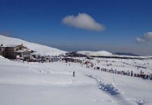 Χιονοδρομικά κέντρα: επισκέπτες χωρίς… σκι την περίοδο των εορτών, αναμονή για χιόνι και στροφή στη λειτουργία όλο τον χρόνο