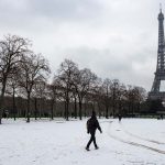 Γαλλία: Σε πορτοκαλί συναγερμό έθεσαν οι αρχές σχεδόν τη μισή χώρα λόγω των χιονοπτώσεων και του τσουχτερού κρύου