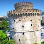 Θεσσαλονίκη: Κλειστός για εργασίες ο Λευκός Πύργος μετά τη χτεσινή νεροποντή από την οποία πλημμύρισε η είσοδος του μνημείου