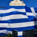 ΕΙΔΗΣΕΙΣ ΣΕ ΒΙΝΤΕΟ: Κάλυψε το σπίτι του με την ελληνική σημαία στην Αργολίδα