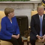 ΕΙΔΗΣΕΙΣ ΣΕ ΒΙΝΤΕΟ: Θερμά αισθήματα και δύο χειραψίες, στη συνάντηση του προέδρου Τραμπ με την καγκελάριο Μέρκελ