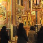 ΕΙΔΗΣΕΙΣ ΣΕ ΒΙΝΤΕΟ: Ιερέας παρίστανε τον γιατρό με θαυματουργό γουδοχέρι