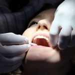 Ορθοδοντική θεραπεία: Σε ποιες περιπτώσεις είναι απαραίτητη και σε ποια ηλικία πρέπει να ξεκινάει