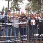 Αλεξάνδρεια: Πρόσφυγες απέκλεισαν την πύλη του 722. Διαμαρτύρονται για έλλειψη βασικών ειδών. – βίντεο – φώτο