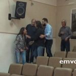 Αλεξάνδρεια: Επεισόδια και ένταση στην ομιλία του βουλευτή ΚΚΕ Σάκη Βαρδαλή στο Δημαρχείο. – βίντεο