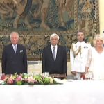 ΕΙΔΗΣΕΙΣ ΣΕ ΒΙΝΤΕΟ: Λαμπερές παρουσίες στο επίσημο δείπνο προς τιμήν του πρίγκιπα της Ουαλίας και της δούκισσας της Κορνουάλης