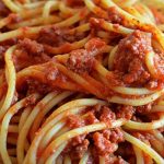 Οι γυναίκες που τρώνε πολλά ζυμαρικά, έχουν πιο γρήγορα εμμηνόπαυση, ενώ τα πολλά λιπαρά ψάρια και όσπρια την καθυστερούν