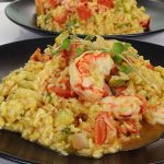 Συνταγή: Εύκολο και γρήγορο ριζότο με γαρίδες, κολοκυθάκια και κρόκο – Από τον chef Βαγγέλη Δρίσκα – βίντεο Ριζότο με γαρίδες, κολοκυθάκια και κρόκο