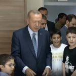 Τουρκία: Ο Ρ.Τ. Ερντογάν ανακοίνωσε ότι είναι ο νικητής των εκλογών, το AKP θα έχει την πλειοψηφία στο κοινοβούλιο