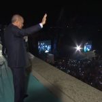 ΕΙΔΗΣΕΙΣ ΣΕ ΒΙΝΤΕΟ: Ο Ρ. Τ. Ερντογάν πανηγυρίζει την επανεκλογή του στην προεδρία της Τουρκίας