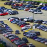 Η αύξηση των πωλήσεων καινούριων αυτοκινήτων θα βοηθήσει την ανανέωση του γηρασμένου στόλου μας που αγγίζει τα 15,4 έτη